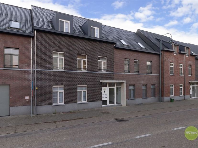 appartement prêt à l&#039;emploi avec 2 chambres à coucher et place de parking&lt;br /&gt;
Construit en 2015, cet appartement moderne et prêt à être emménagé off