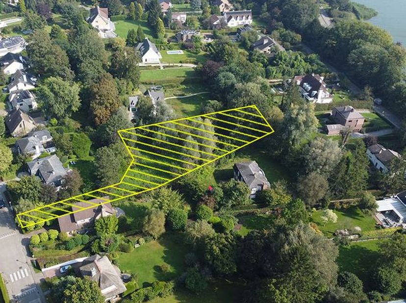 Vous êtes à la recherche d&#039;un terrain à bâtir unique dans un quartier calme de Tervuren ? Ne cherchez pas plus loin, nous vous offrons un terrain spac