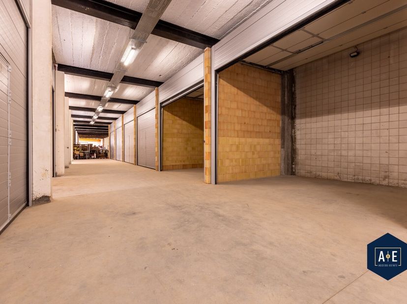 Nood aan een stockageruimte van ongeveer 20m².&lt;br /&gt;
Het loodsengebouw is gelegen in de Wegvoeringstraat te Wetteren.&lt;br /&gt;
Er is een badgesysteem, ca