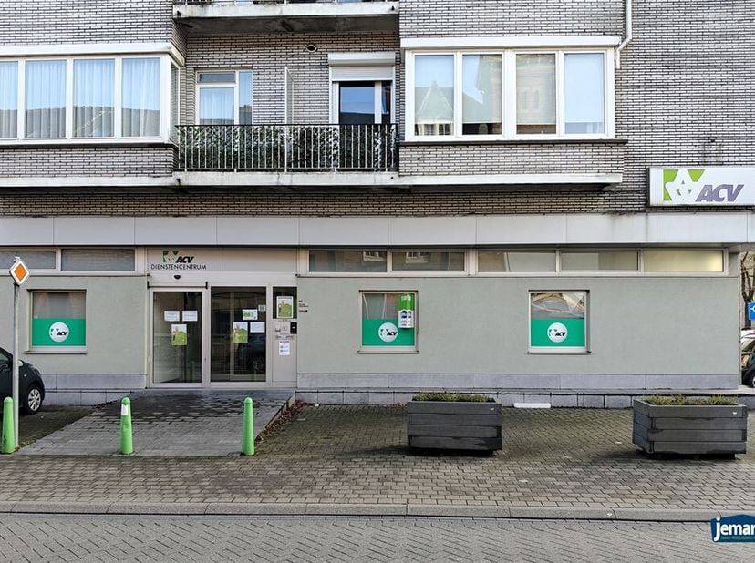 Bien professionnel à vendre
                    à 3740 Bilzen