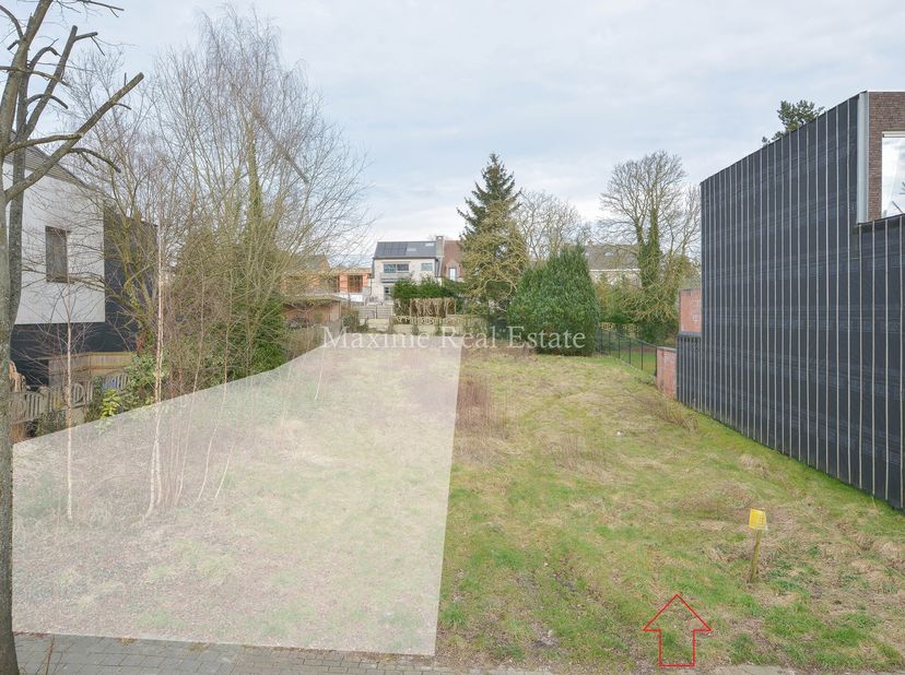 Maxime Real Estate stelt u een bouwgrond van 3a73ca voor.&lt;br /&gt;
Gelegen in een rustige, residentiële straat nabij supermarkten/winkels, openbaar vervo