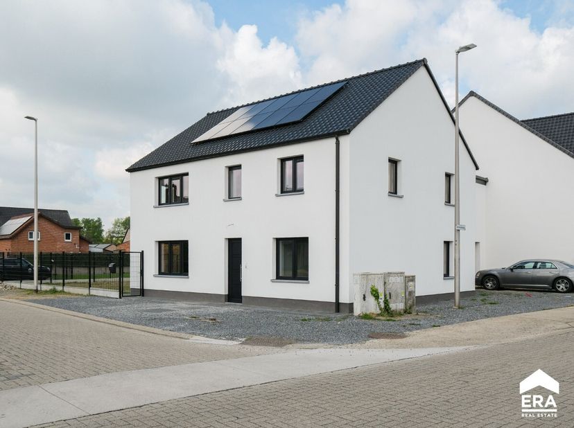 [[ DIT PAND NEEMT DEEL AAN DE ERA OPEN HUIZEN DAG OP 14/6 VAN 13:00 TOT 14:00 ]] Op de Dautenstraat 97 in Diepenbeek , een mooie residentiële omgeving