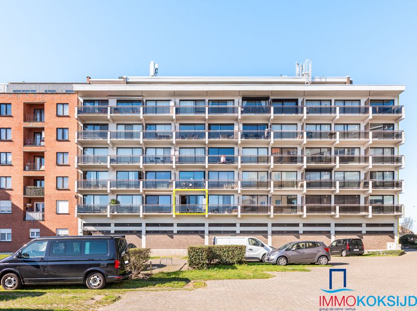 Koksijde-Bad, Studio in goede staat gelegen in het centrum van Koksijde en op wandelafstand van het strand, 1e verdieping met lift.&lt;br /&gt;
&lt;br /&gt;
Deze