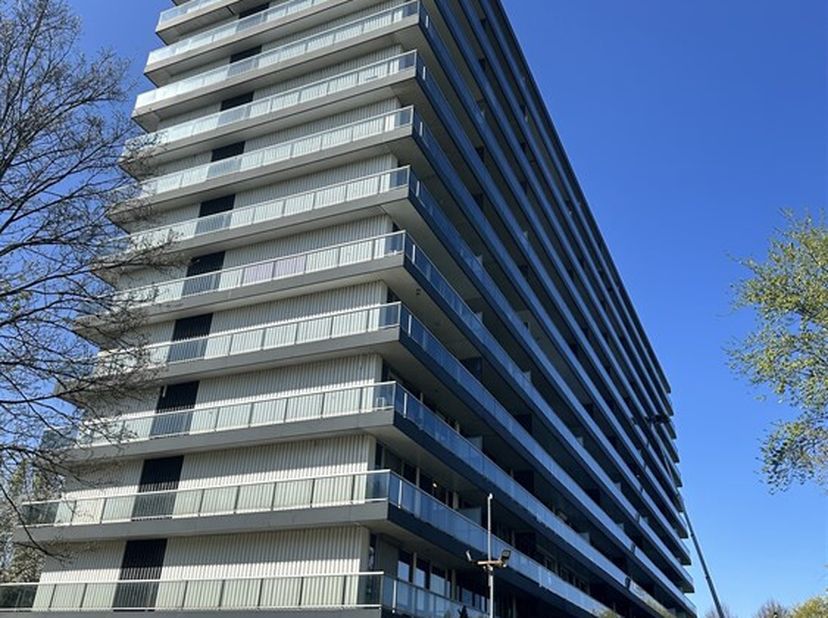 Bienvenue dans cet appartement spacieux et élégant au coeur de Berchem, avec deux terrasses spacieuses. Cette propriété respire le confort et le style