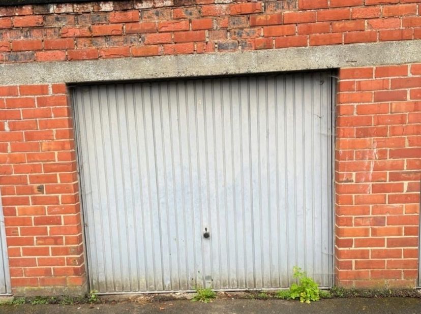 Garage à louer
                    à 9900 Eeklo
