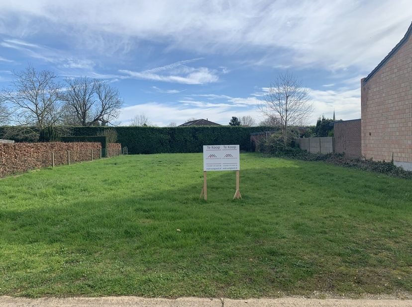 Terrain à vendre
                    à 3680 Maaseik