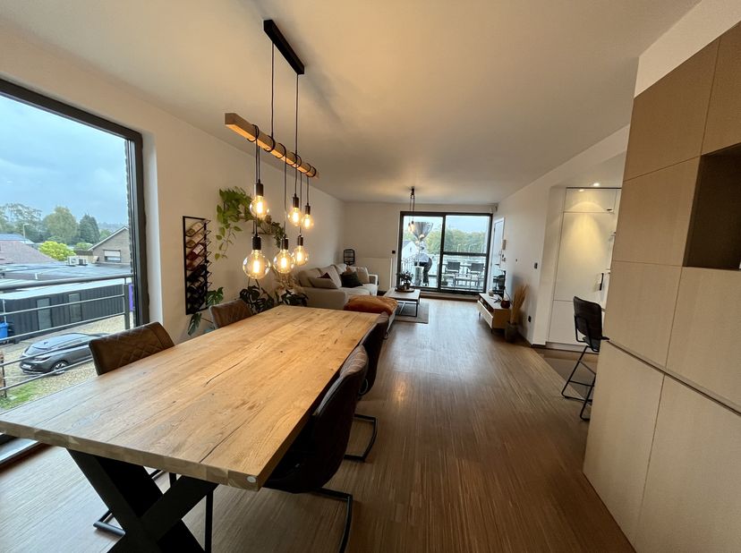 Instapklaar dakappartement gelegen in Houthalen.&lt;br /&gt;
&lt;br /&gt;
Dit appartement heeft een bewoonbare oppervlakte van 91m². En beschikt over een zuidgeri