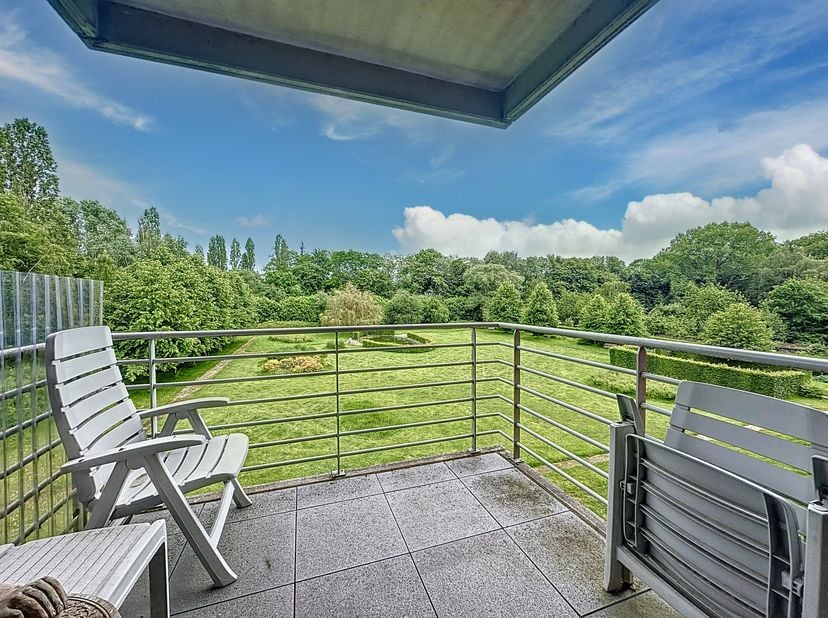 Appartement loué à vendre dans la résidence Elsdonck à Wilrijk. &lt;br /&gt;
Le contrat de location ne peut être résilié par le propriétaire pour l&#039;occuper