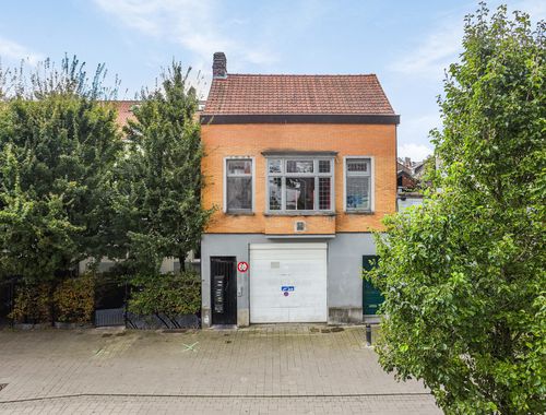                                         Magazijn met woonst te koop in Gent, € 395.000

