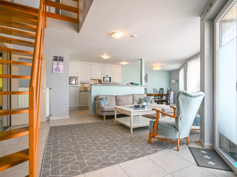 Bent u op zoek naar een ruim en energiezuinig appartement op een steenworp afstand van het bruisende centrum van Dentergem? Dan is dit prachtig duplex