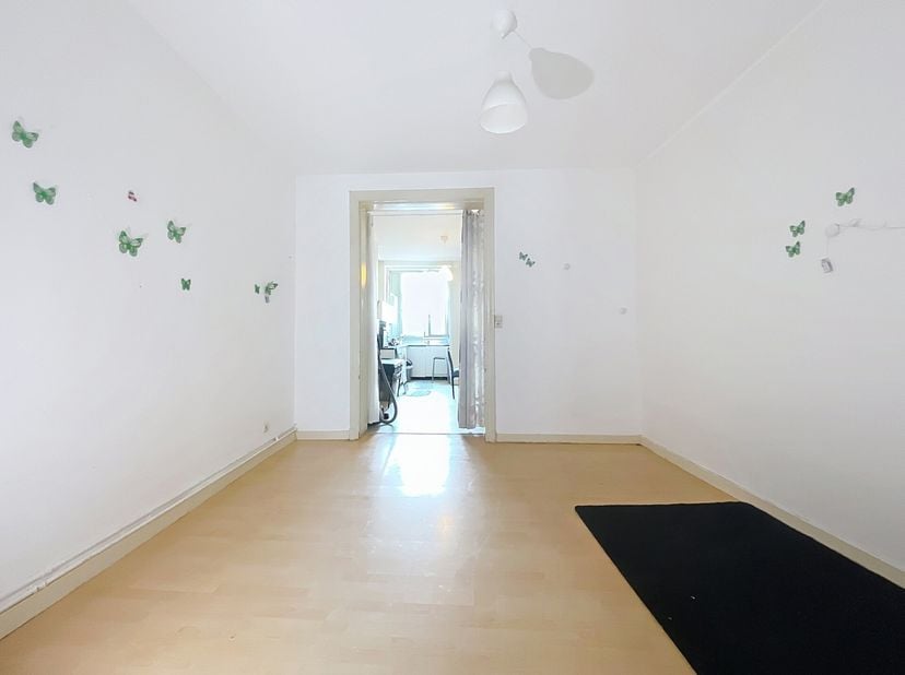 ANDERLECHT - REF:  6884606 - BEL APPARTEMENT UNE CHAMBRE !&lt;br /&gt;
Situé au 5ème étage d&#039;une copropriété, nous vous proposons à la vente cet appartement