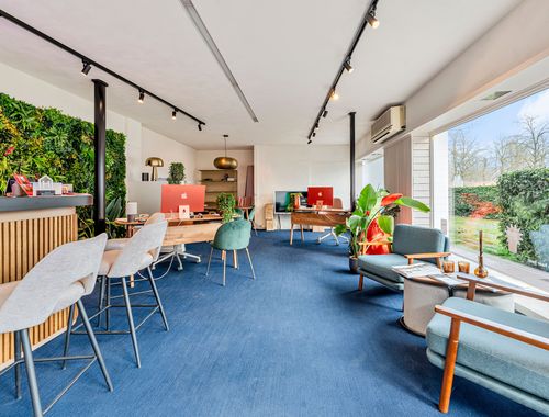                                         Bâtiment commercial à louer à Poperinge, € 625
