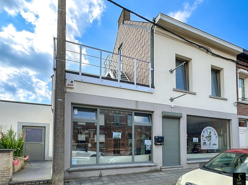 Bedrijfsvastgoed te koop
                    in 7130 Battignies