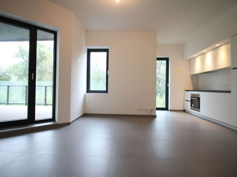 Aangenaam appartement van 66 m² + terras van 8 m² gelegen op de 4e verdieping van een recent gebouw, gebouwd in 2016, La Résidence The Horizon. Indeli