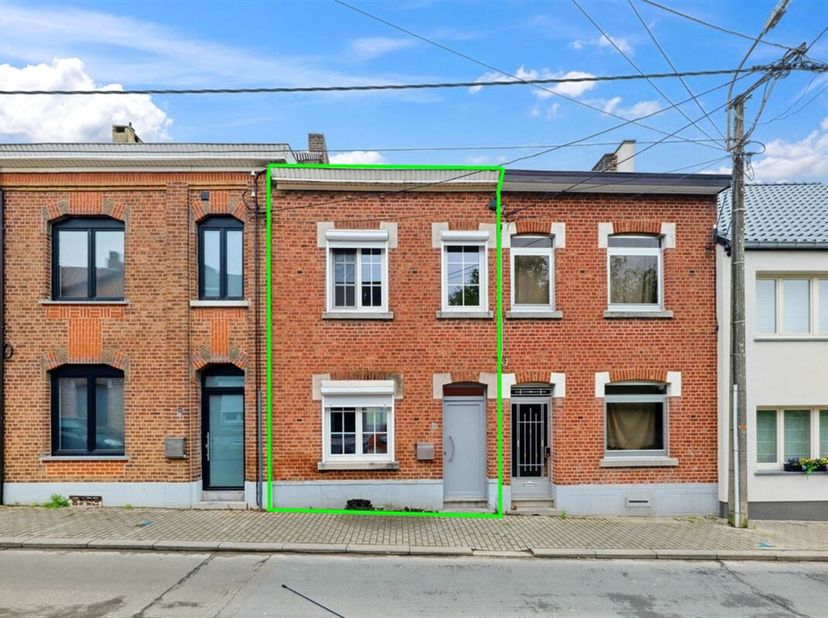 KNUSSE RIJWONING VLAKBIJ HET CENTRUM VAN LANDEN&lt;br /&gt;
In Landen vinden we langs de Wezerenstraat ter hoogte van nummer 17 deze knusse rijwoning terug.