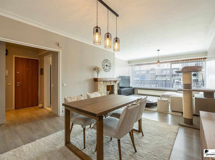 Appartement de deux chambres, clé en main, sur un emplacement de choix à Merksem !&lt;br /&gt;
Bienvenue dans cet appartement entièrement rénové et prêt à ê