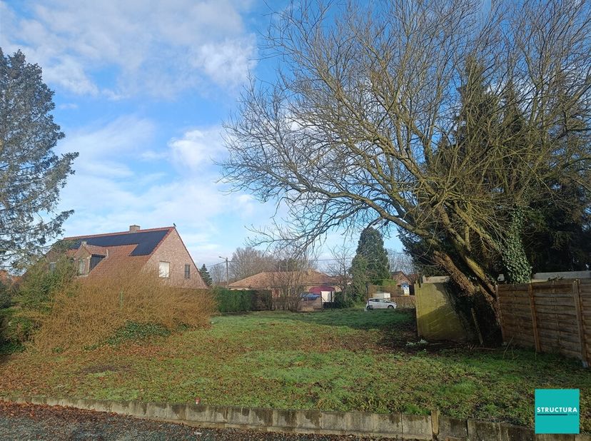 Structura propose trois terrains à bâtir à vendre dans le charmant village de Brussegem (Merchtem).&lt;br /&gt;
Parcelles disponibles:&lt;br /&gt;
Lot 1: 7a87ca,