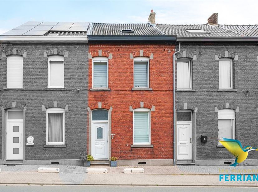 Visites réalisables 7j/7 sur rendez-vous au 0476/08.47.47. &lt;br /&gt;
Superbe Maison 4 chambres avec terrasse et agréable jardin à proximité des grands ax