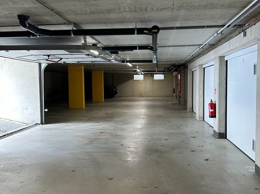 Garage à louer
                    à 3500 Hasselt