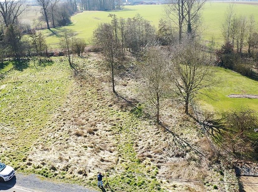 Nhésitez pas à nous suivre sur Facebook pour plus d&#039;exclusivité !! Home Expert Immo vous présente ce magnifique terrain à Hemptinne, offrant une surfa