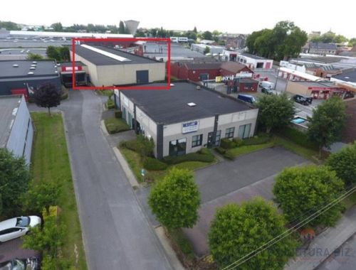                                         Bâtiment d’entreprise à louer à Gosselies, € 9.100

