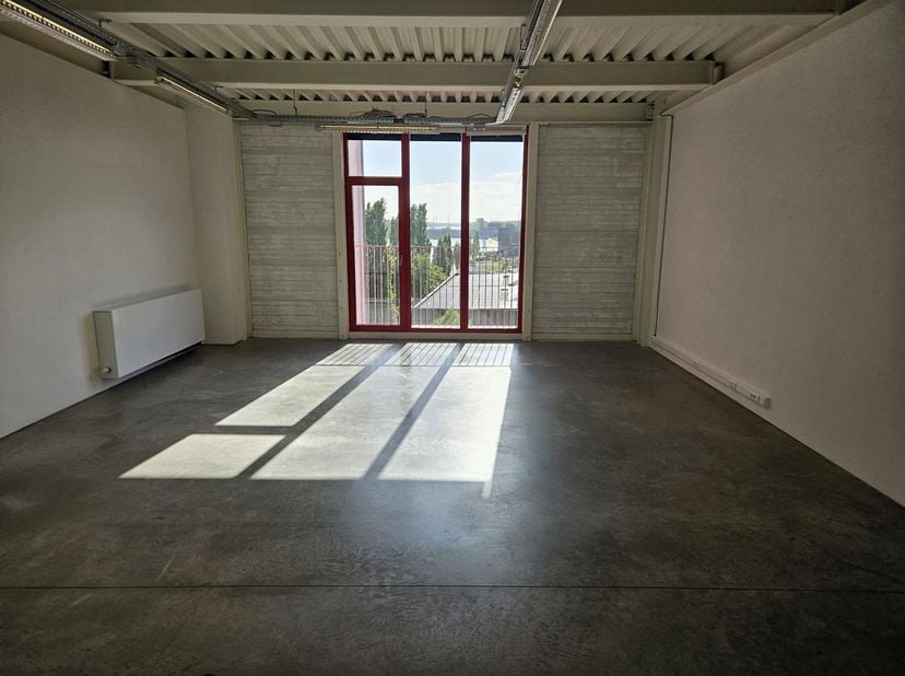 TE HUUR - Kantoorruimte op AAA-locatie in Hasselt aan het water&lt;br /&gt;
In &#039;de silo&#039; aan de Vissersstraat 2 te Hasselt langsheen het water bevindt zich