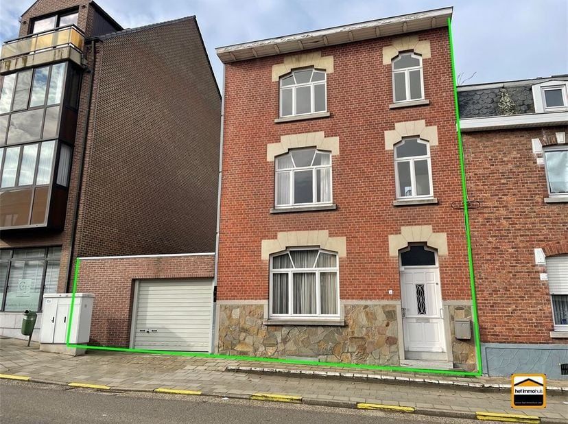 Gezellige, te renoveren stadswoning met 4 slaapkamers en garage.&lt;br /&gt;
In het centrum van Borgloon en dus op wandelafstand van alle nodige voorziening