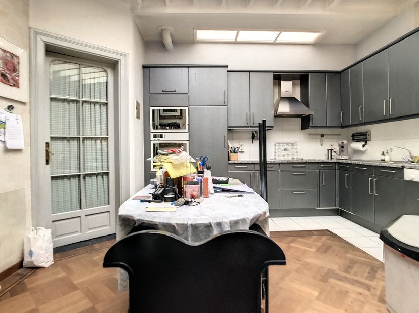 Cette maison de commerce à vendre est située sur la Turnhoutsebaan à Borgerhout.&lt;br /&gt;
Actuellement, le bâtiment commercial a été converti en ancienne