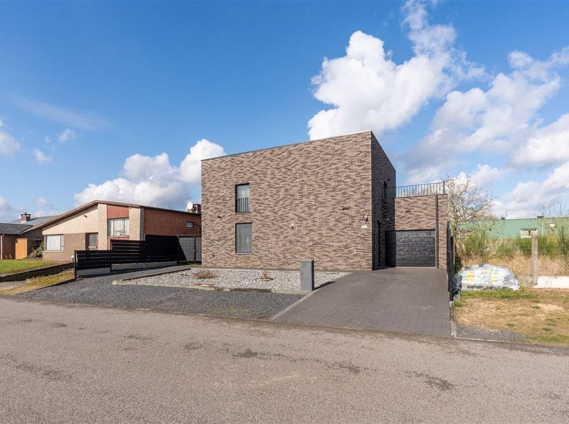 Maison à vendre
                    à 2400 Mol