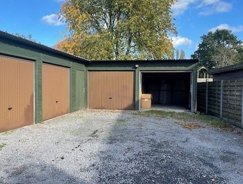                                         Box à vendre à Gistel, € 18.000
