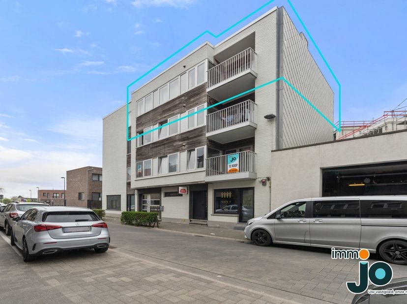 Dit ruime en lichtrijke 2-slaapkamerappartement in Oostende is gelegen op een rustige locatie  vlakbij winkels, scholen en andere voorzieningen. Naast