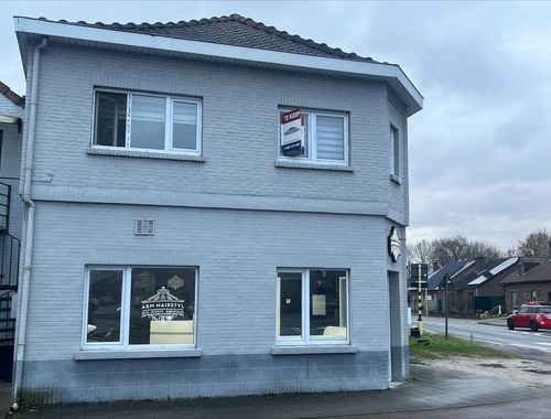                                         Bien commercial avec habitation à vendre à Koersel, € 245.000
