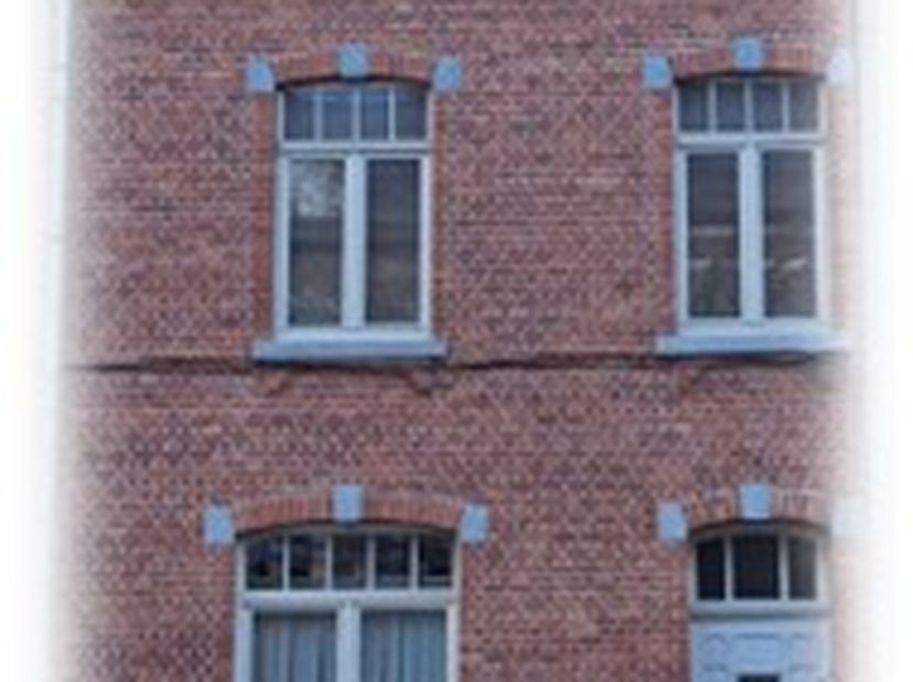 1 Gelijkvloers appartement: (109m²)&lt;br /&gt;
Met een goede EPC score, C 219kwh/m² jaar  (is net géén B) Asbest vrij (alle nodige attesten aanwezig)&lt;br /&gt;