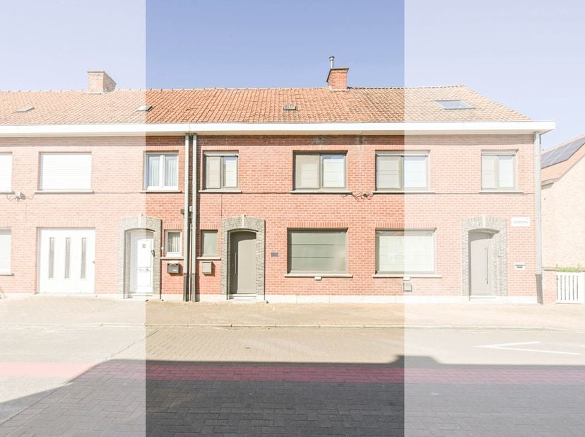 Ontdek deze instapklare ééngezinswoning met drie slaapkamers (vier mogelijk) beschikkende over een bewoonbare oppervlakte van 200 m² (volgens EPC-atte