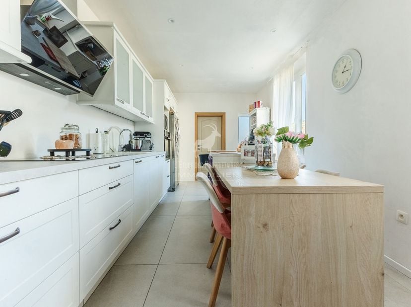 *** SOUS OPTION ***&lt;br /&gt;
Referentie agentschap : V6031-1680&lt;br /&gt;
VIRTUEEL BEZOEK: https://envisite.net/vtour/fr/ntx9el&lt;br /&gt;
Ontdek dit prachtige hu