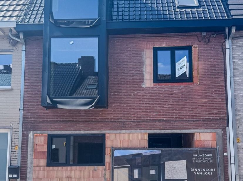Duplex appartement (110m2) van 3 slaapkamers met groot terras en carport.&lt;br /&gt;
&lt;br /&gt;
25 mei kijkdag!&lt;br /&gt;
&lt;br /&gt;
Dit appartement op het verdieping