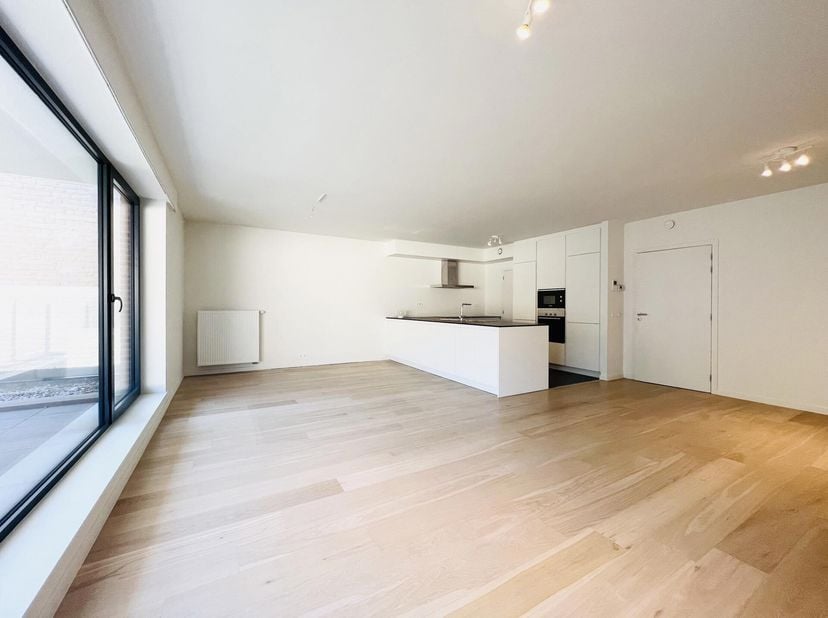 WOLUWE-SAINT-PIERRE, entre le parc des Sources et le Parc Malou, superbe APPARTEMENT (2Ch/1Sdb/1Sdd) de ± 120 m²  avec terrasse et parking. Situé au 1