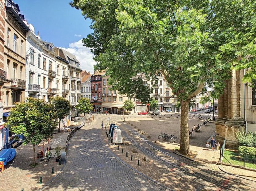 GEMENGD GEBOUW MET 4 EENHEDEN - BAILLI&lt;br /&gt;
Brussels gebouw volledig gewijd aan investeringen, ideaal gelegen nabij Châtelain.&lt;br /&gt;
Dit vastgoedcomp