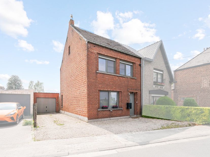 Êtes-vous à la recherche d&#039;une maison prête à emménager avec 3 chambres et un grand jardin ?&lt;br /&gt;
Alors cette maison mitoyenne récemment rénovée près