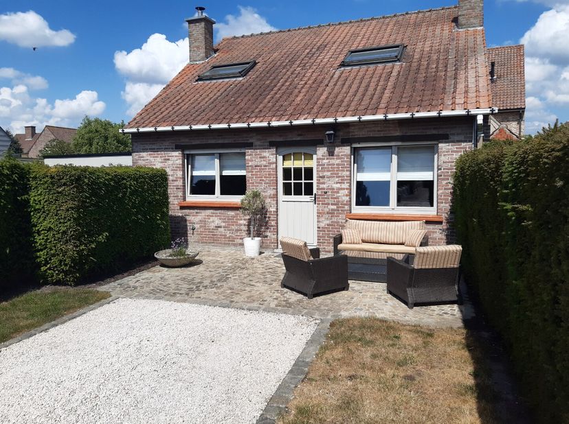 Maison à louer
                    à 9890 Semmerzake