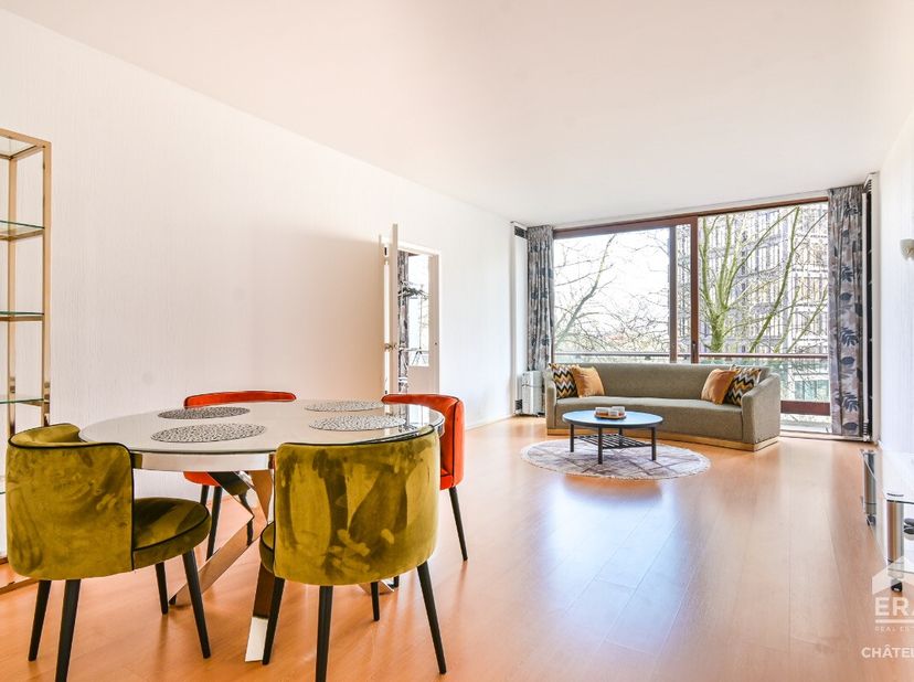 ERA CHATELAIN vous propose ces beaux espaces de bureaux au superbe potentiel idéalement situés sur la prestigieuse avenue à Commune Ixelles dune surfa