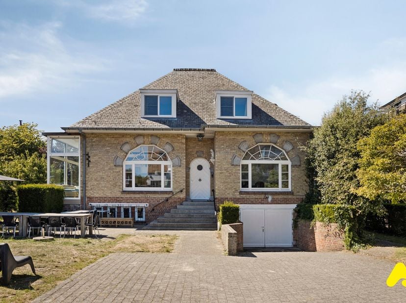 Villa “POLARIS”&lt;br /&gt;
&lt;br /&gt;
Vous recherchez une villa spacieuse et idéalement située sur la côte belge ?&lt;br /&gt;
Découvrez la Villa “POLARIS”, une prop