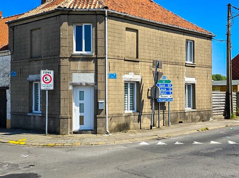 REF 7389 - Rue de Blaton, 59 - 7600 Péruwelz&lt;br /&gt;
Découvrez cette jolie maison rénovée et directement habitable sur Péruwelz. Les rénovations ont été