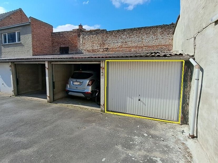 Garage à louer
                    à 8000 Brugge
