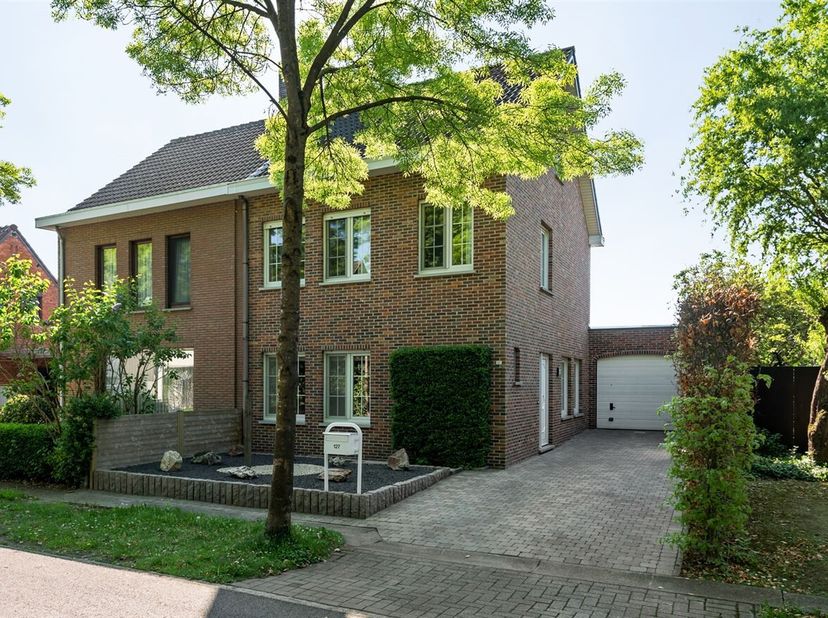 Gezinswoning met prachtige tuin op toplocatie te Brasschaat&lt;br /&gt;
Locatie:&lt;br /&gt;
Deze woning is gelegen op een toplocatie in Brasschaat. Het bevindt z