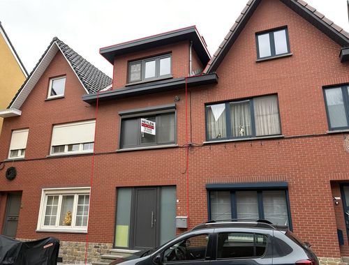                                         Maison unifamiliale à louer à Sint-Truiden, € 890
