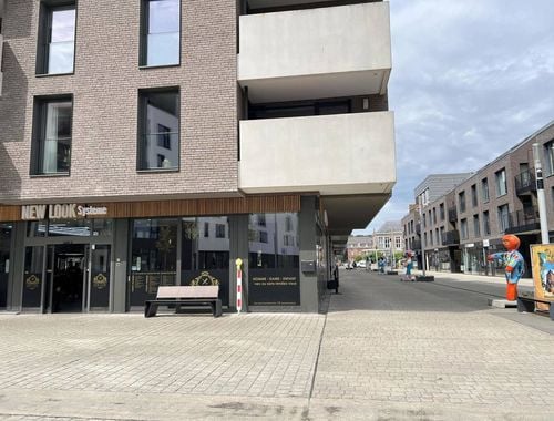                                         Kantoor te huur in Andenne, € 2.600
