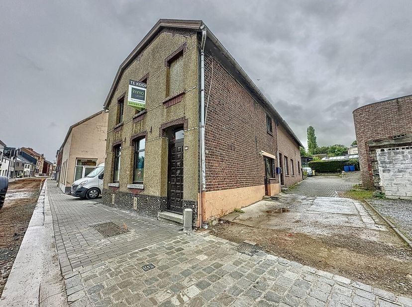 In het hart van Leefdaal, Bertem, pal onder de kerktoren, vind je deze woning!&lt;br /&gt;
Met haar bewoonbare oppervlakte van 104 m² biedt ze een knusse en