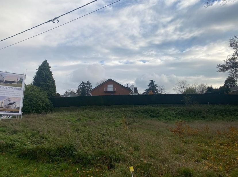 Landelijk wonen in Herent op een boogscheut van Brussel&lt;br /&gt;
&lt;br /&gt;
 Perceel 7a 90ca. &lt;br /&gt;
 PRIJSVAST van 260.000,00 euro exclusief kosten; (Inbegr