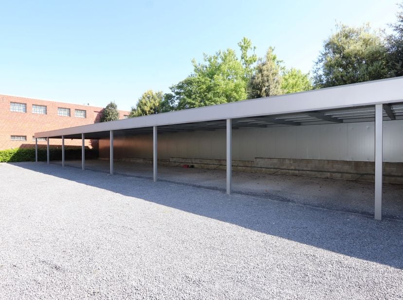 Garage à louer
                    à 8550 Zwevegem